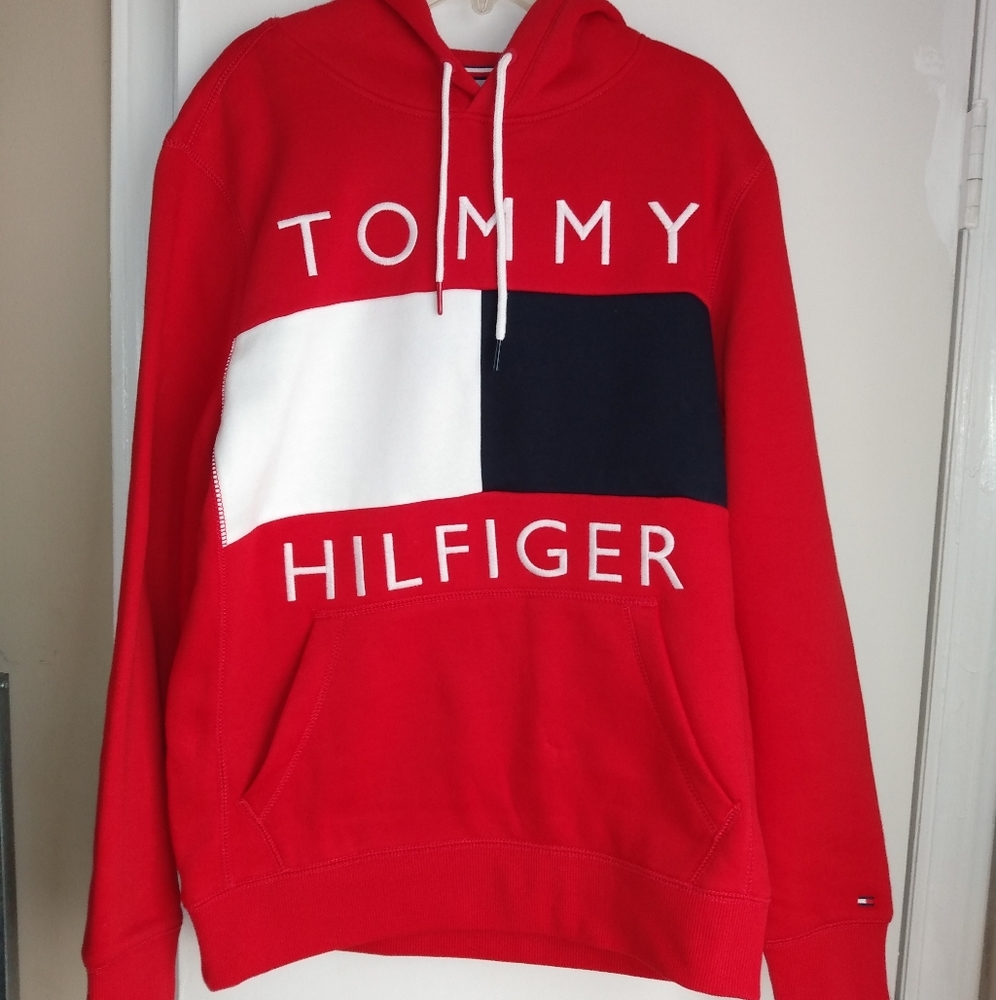 Red Tommy Hilfiger Pullover